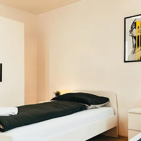 Monteurwohnung Mit Balkon Und Wohnzimmer Bochum