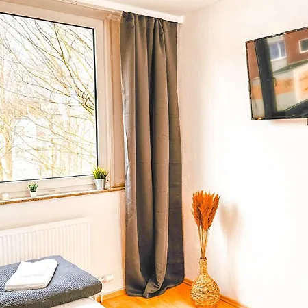 Apartamento Monteurwohnung Mit Balkon Und Wohnzimmer *
