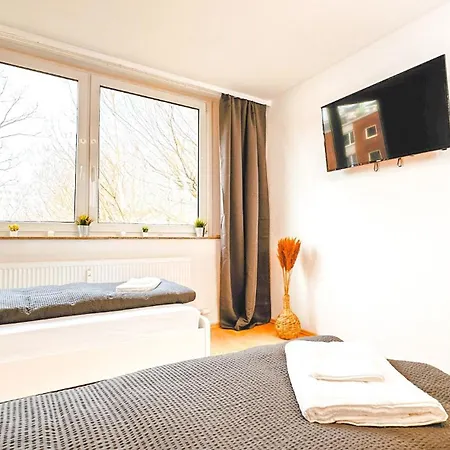 Monteurwohnung Mit Balkon Und Wohnzimmer Apartamento