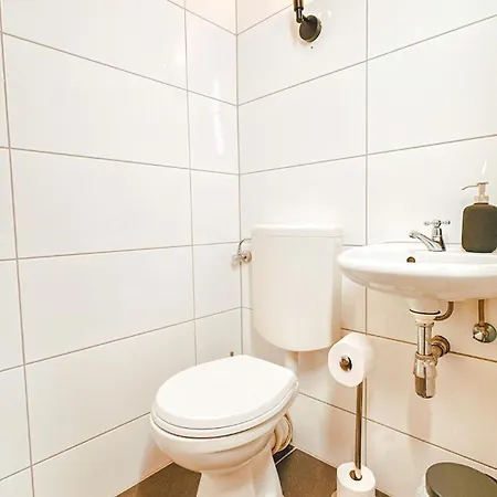 Monteurwohnung Mit Balkon Und Wohnzimmer Apartamento