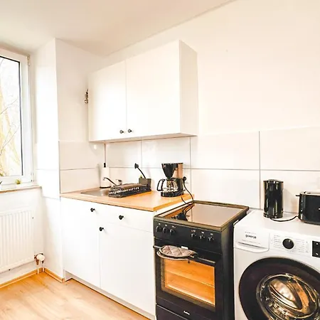 Monteurwohnung Mit Balkon Und Wohnzimmer Apartment *
