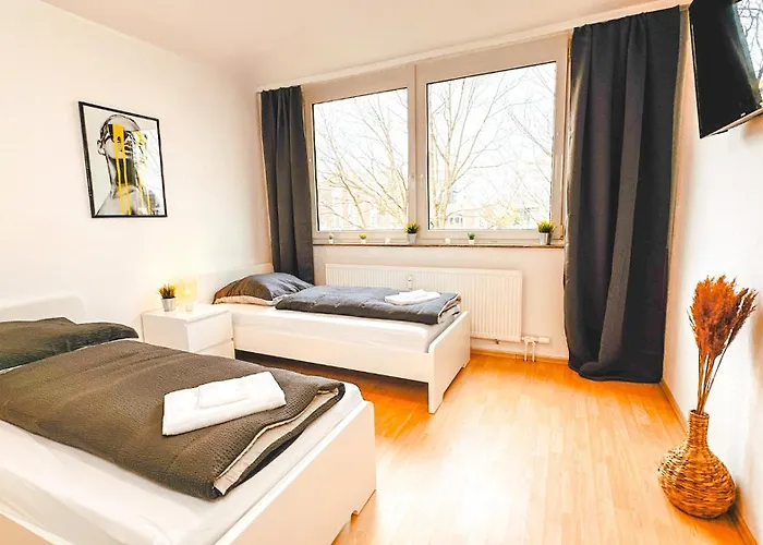 Monteurwohnung Mit Balkon Und Wohnzimmer Apartamento
