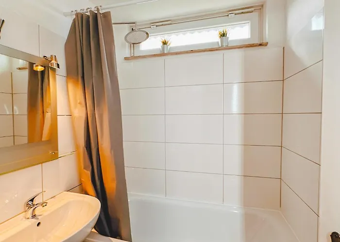 Monteurwohnung Mit Balkon Und Wohnzimmer Apartamento *